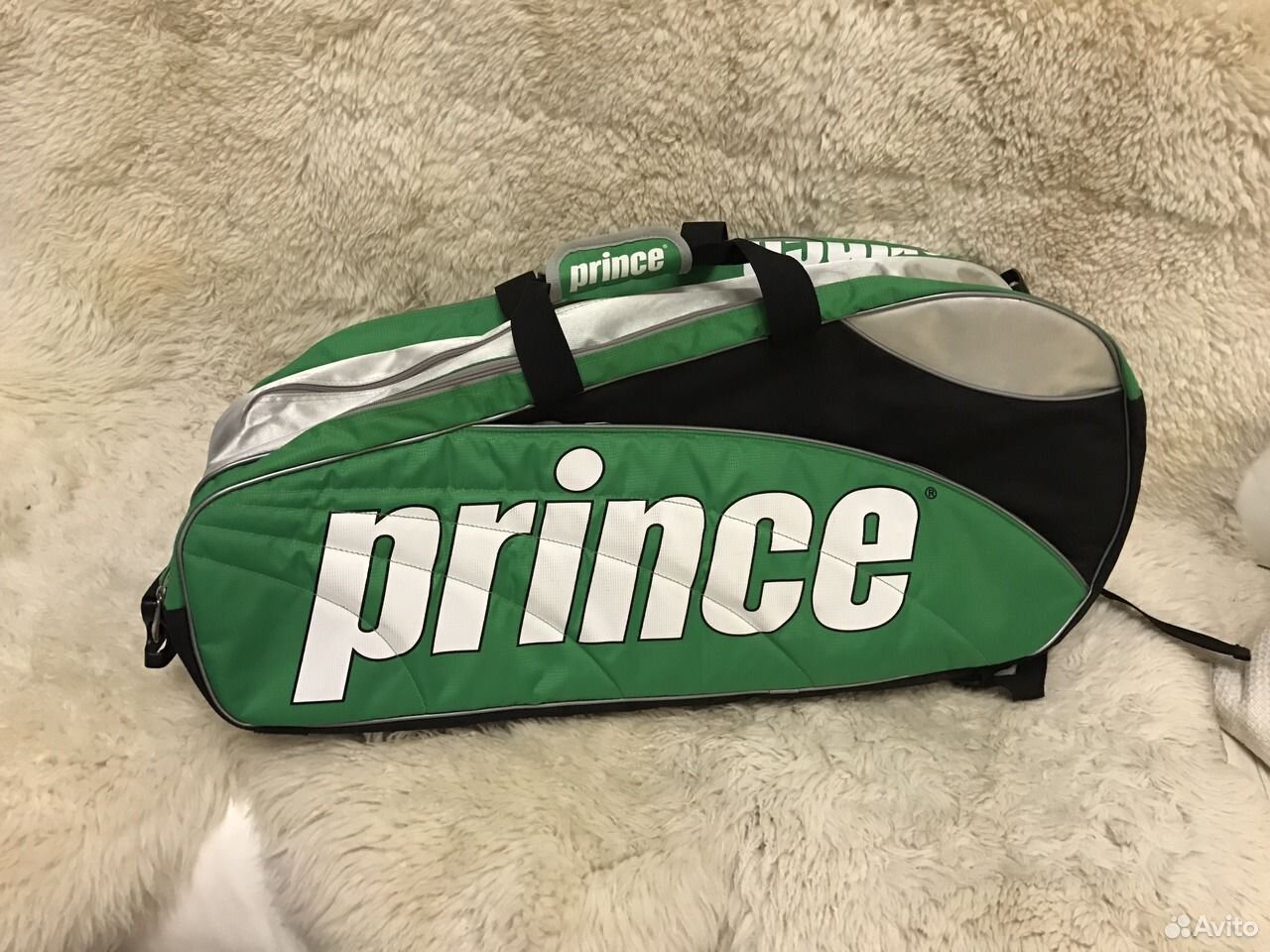 Купить в красноярске спортивное. Сумка для большого тенниса Prince. Теннисная сумка Prince. Сумка для тенниса Prince. Сумка принц теннисная чёрная.