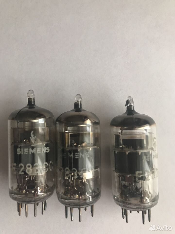 Agr4 502 1131 0. Лампа галогеновая для духовки siemens. Сигнализатор hbjd-40/d/3/ryg230ac/b, шт. Лампа для холодильника bosch 25. Agr 4 502 4065 0.