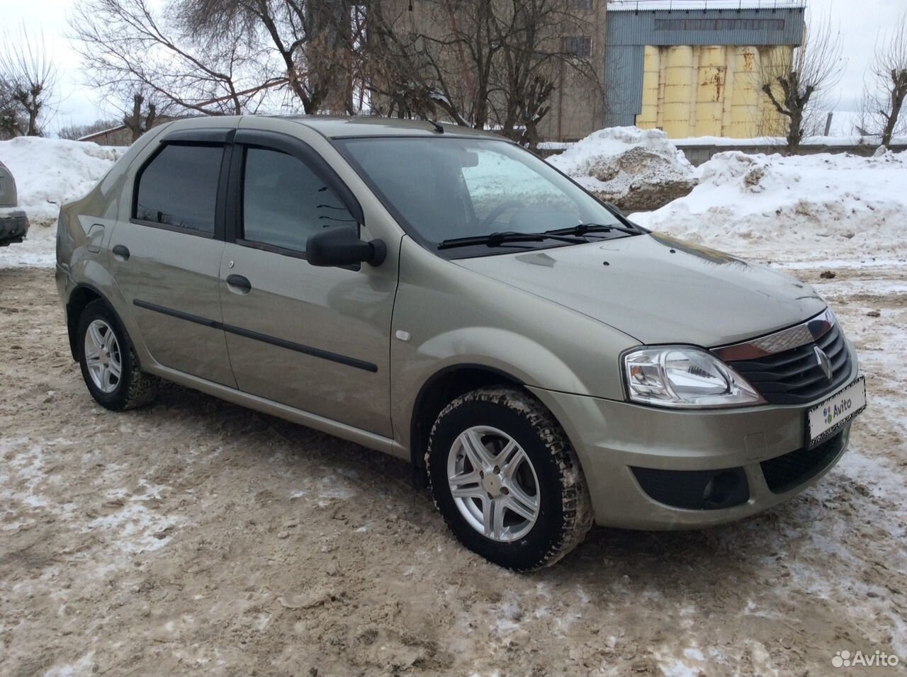 Рено логан 2011. Рено Логан 2011г. Бежевый Логан 2011. Рено Логан 2011 диски. Renault Logan, 2011 зима.