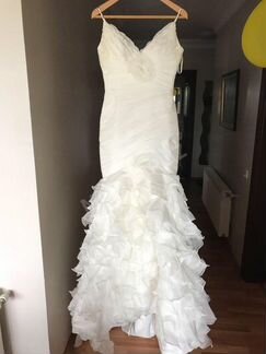 Люксовое свадебное платье со шлейфом Privenuptia A