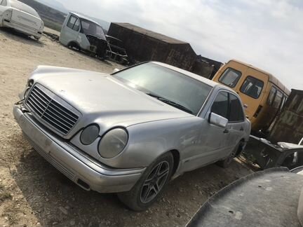 Mercedes-Benz E-класс 3.2 AT, 1996, седан, битый