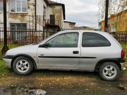 Opel Vita 1.4 AT, 1998, хетчбэк