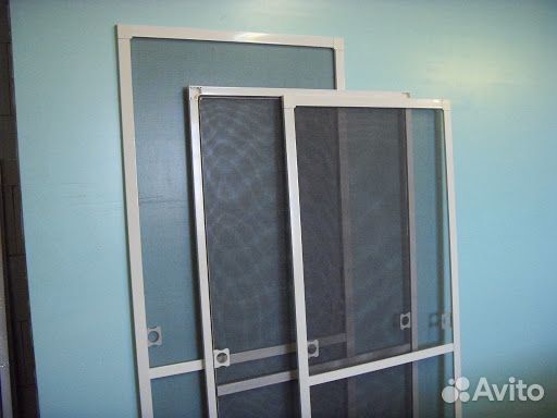 Продаю Сетки на окно