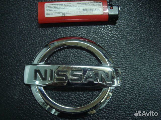 Ниссан ноут Эмблема крышки багажника Note E11