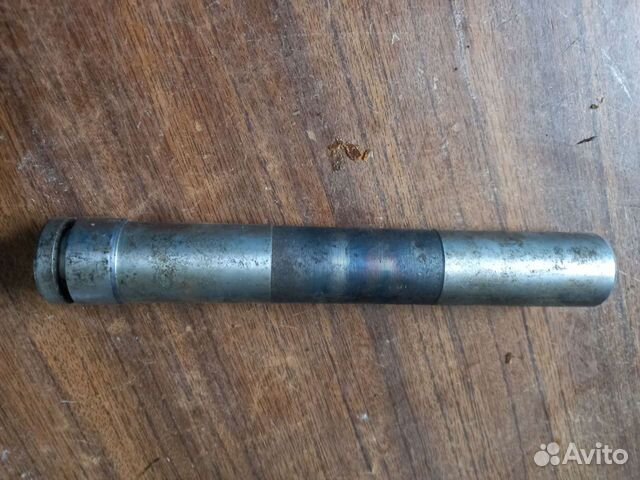 Ось блока шестерен заднего хода зил-130