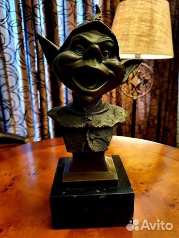 Бронзовая статуэтка