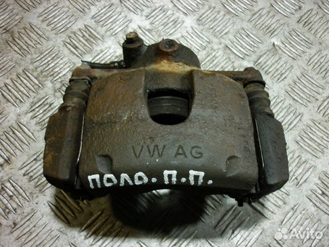 Суппорт передний правый VAG