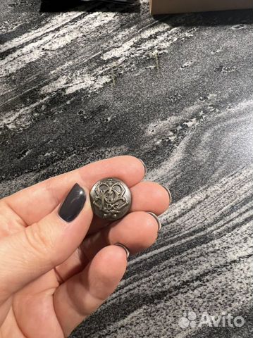 Фирменные пуговицы и заклепки