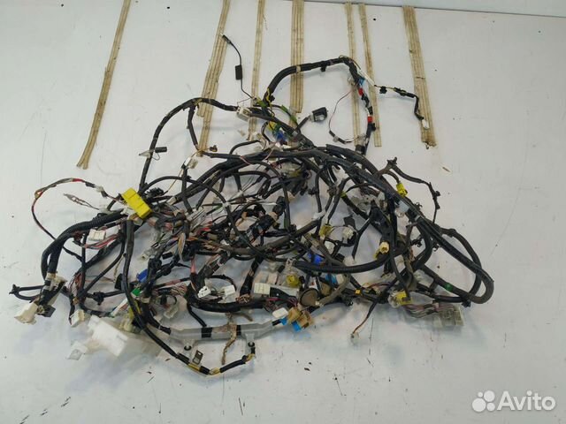 Toyota Yaris Vitz 2 проводка подкапотная и салонна