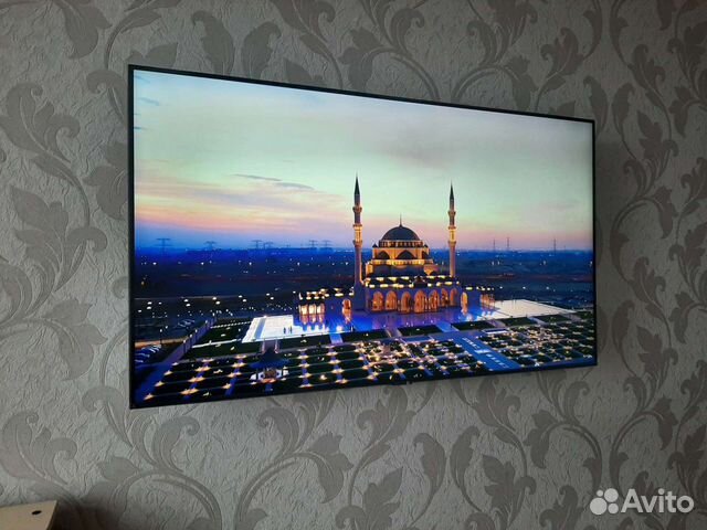 Самсунг Смарт тв 4 К UHD Crystal