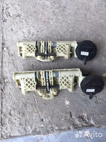 Механизм откидывания заднего подголовника Мерседес