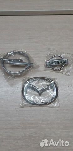 Значок на капот