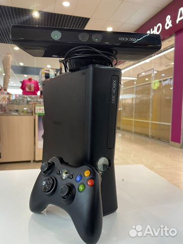 Xbox 360 slim 500gb + 1 джой + кинект + 104 игры