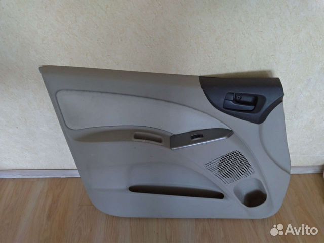 Обшивка двери Mitsubishi colt