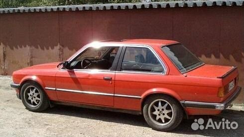 Лобовое стекло BMW E30 Лобовое стекло BMW E30