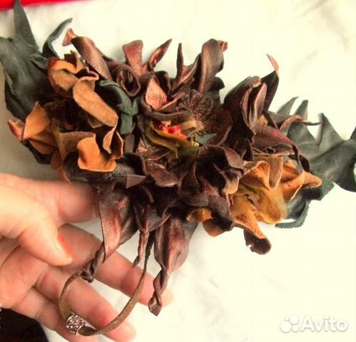 Три новые валяные шляпки,броши. Франция