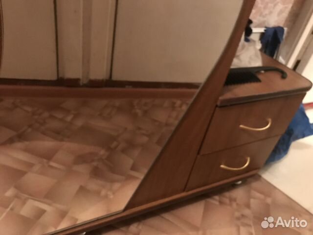 Гардеробная стенка с зеркалом Гардеробная стенка с зеркалом