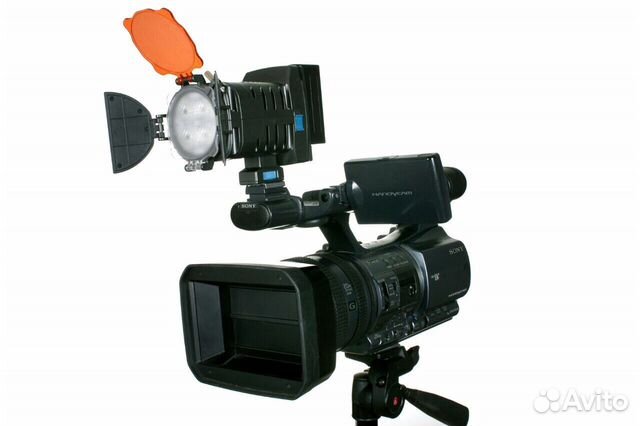 Видеокамера Sony DCR-VX2200E