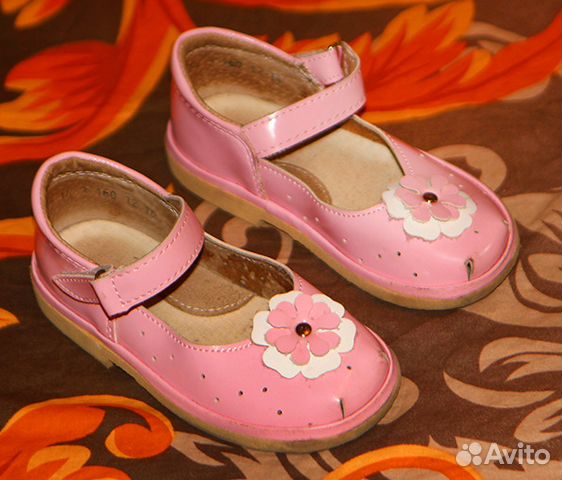 Милые розовые туфли с цветочком. Размер 26 Милые розовые туфли с цветочком. Размер 26