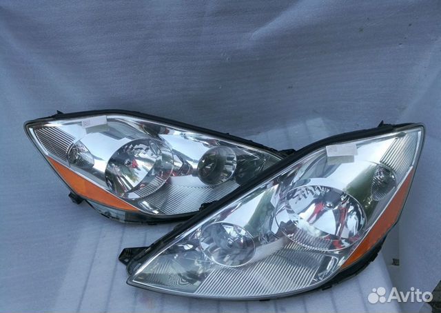 Toyota Siena сиена фара левая ксенон Toyota Siena сиена фара левая ксенон