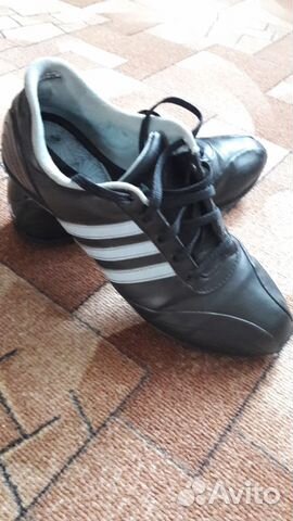 Кроссовки Адидас