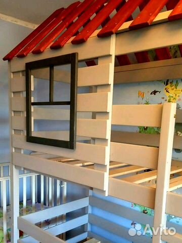 Детская двухъярусная кровать-домик