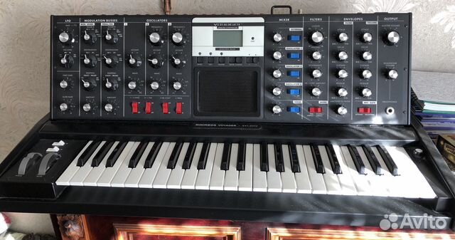 Moog Minimoog Voyager Electric Blue Edition