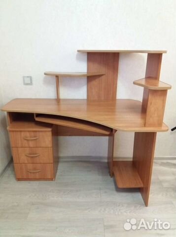 Компьютерный стол угловой с тумбочкой Компьютерный стол угловой с тумбочкой