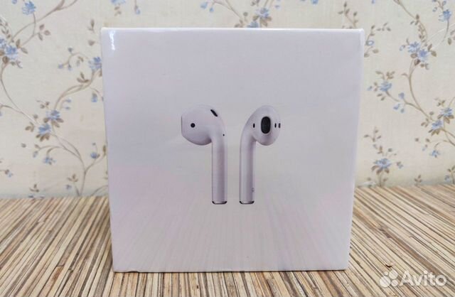 Apple Airpods 2 (с беспроводной зарядкой чехла) Apple Airpods 2 (с беспроводной зарядкой чехла)