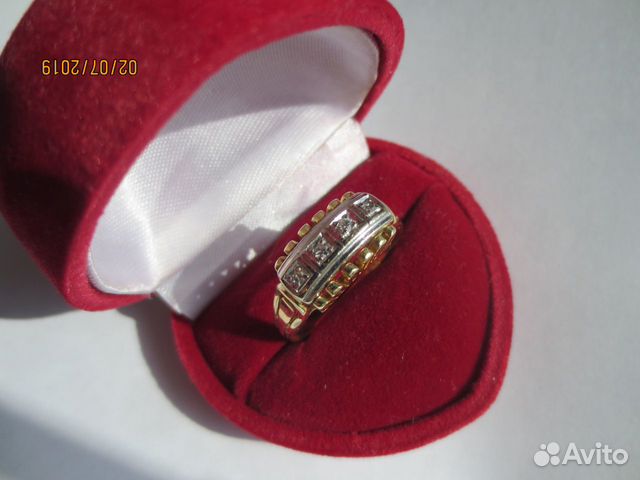 Золотое кольцо с бриллиантами