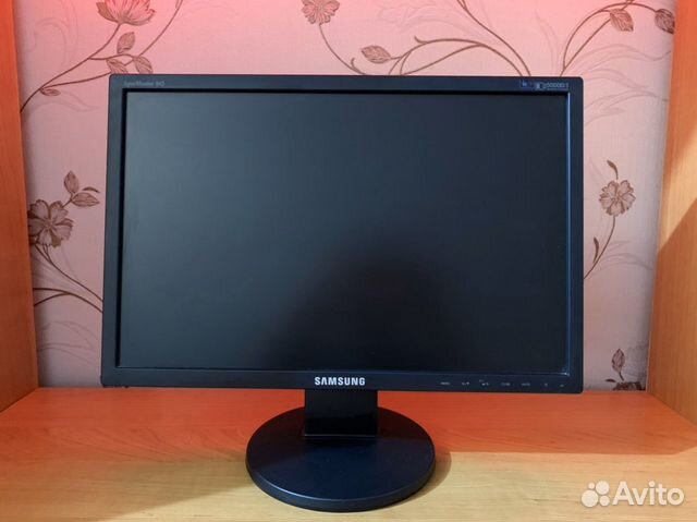 HD монитор SAMSUNG 943NW