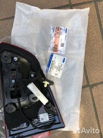 Задняя фара Форд Экоспорт с кнопкой открывания две Задняя фара Форд Экоспорт с кнопкой открывания две