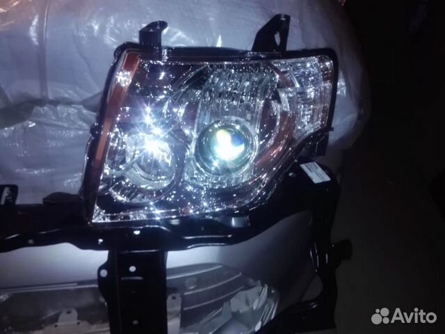 Mitsubishi pajero 4 фара левая 2010 Mitsubishi pajero 4 фара левая 2010