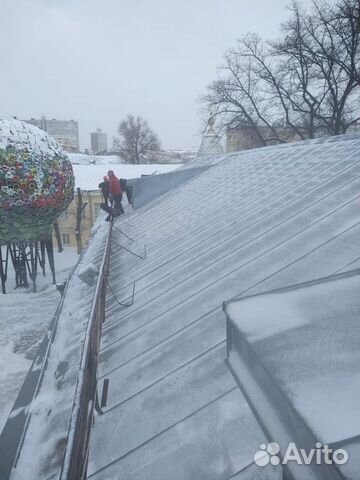 Очистка кровли от снега, неледи и сосулек Очистка кровли от снега, неледи и сосулек
