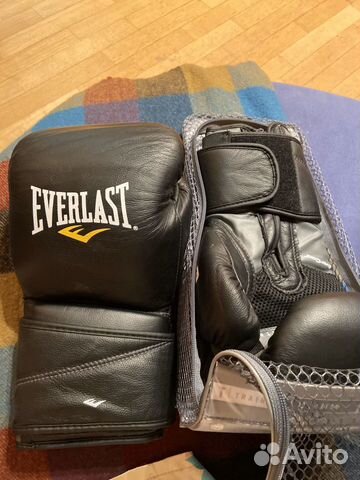 Боксерские перчатки Боксерские перчатки