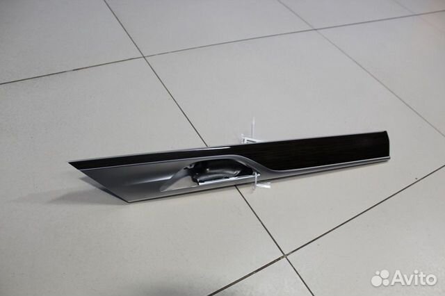 Накладка обшивки двери задней левой BMW 7 G11 G12 Накладка обшивки двери задней левой BMW 7 G11 G12