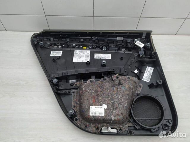 Обшивка задняя правая 3AF867212DH VW Passat (B7) 2