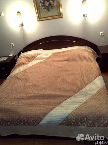 Кровать с матрасом 180*200 и тумбочки Кровать с матрасом 180*200 и тумбочки