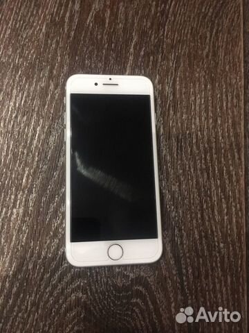 Телефон iPhone 7