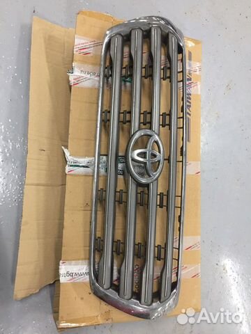 Решетка радиатора Toyota Land Cruiser 200 Решетка радиатора Toyota Land Cruiser 200