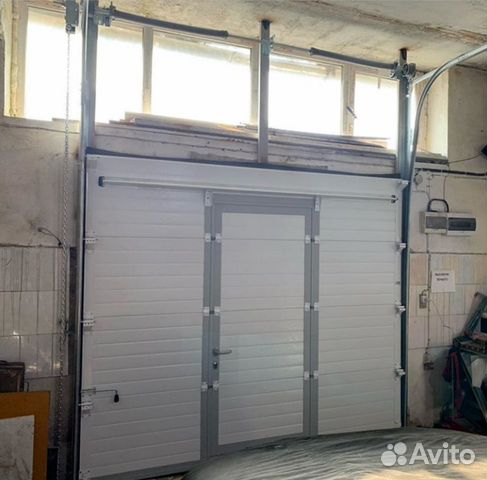 Секционные ворота промышленные 3500 х 3500 мм от Секционные ворота промышленные 3500 х 3500 мм от