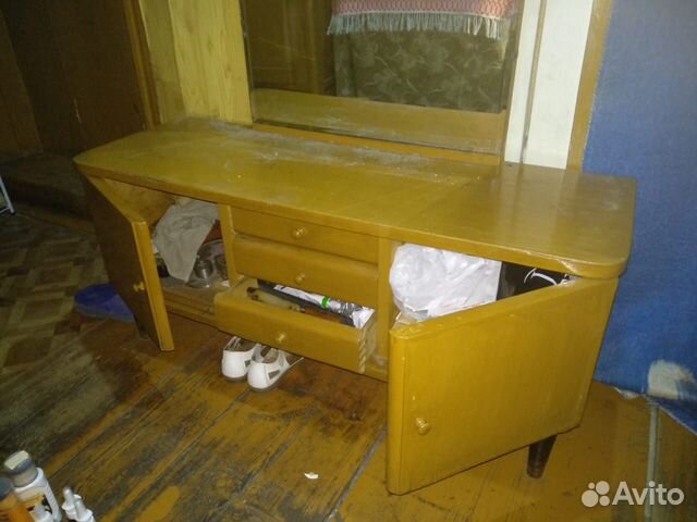 Продам трюмо с зеркалом производства 50 - 60 гг