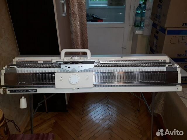 Двухфонтурная вязальная машина Silver Reed SK840 Двухфонтурная вязальная машина Silver Reed SK840