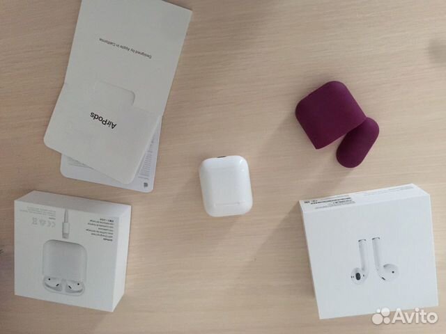 Беспроводные наушники AirPods 1 Беспроводные наушники AirPods 1