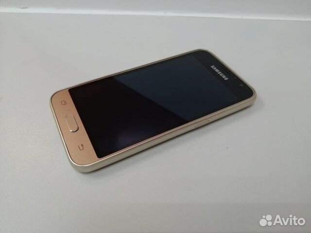 Телефон SAMSUNG j1