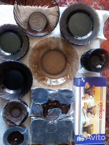 Набор черной стекляной посуды