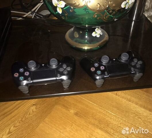 PlayStation 4 Pro +2 джойстика