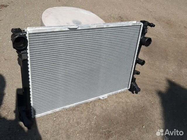 Радиатор охлаждения Мерседес W204 W212 X204 C218