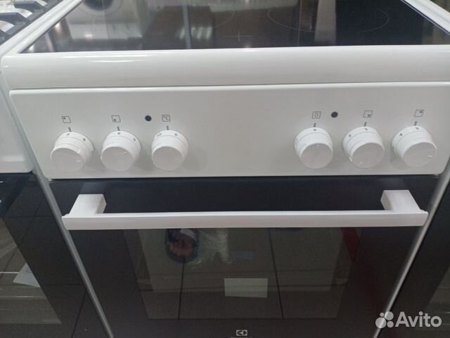 Плита электрическая electrolux EKC95010MW Плита электрическая electrolux EKC95010MW