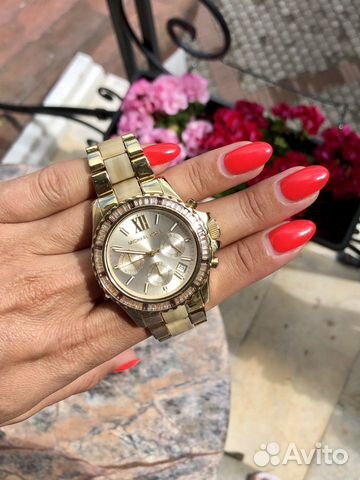 Продам женские Часы Michael Kors